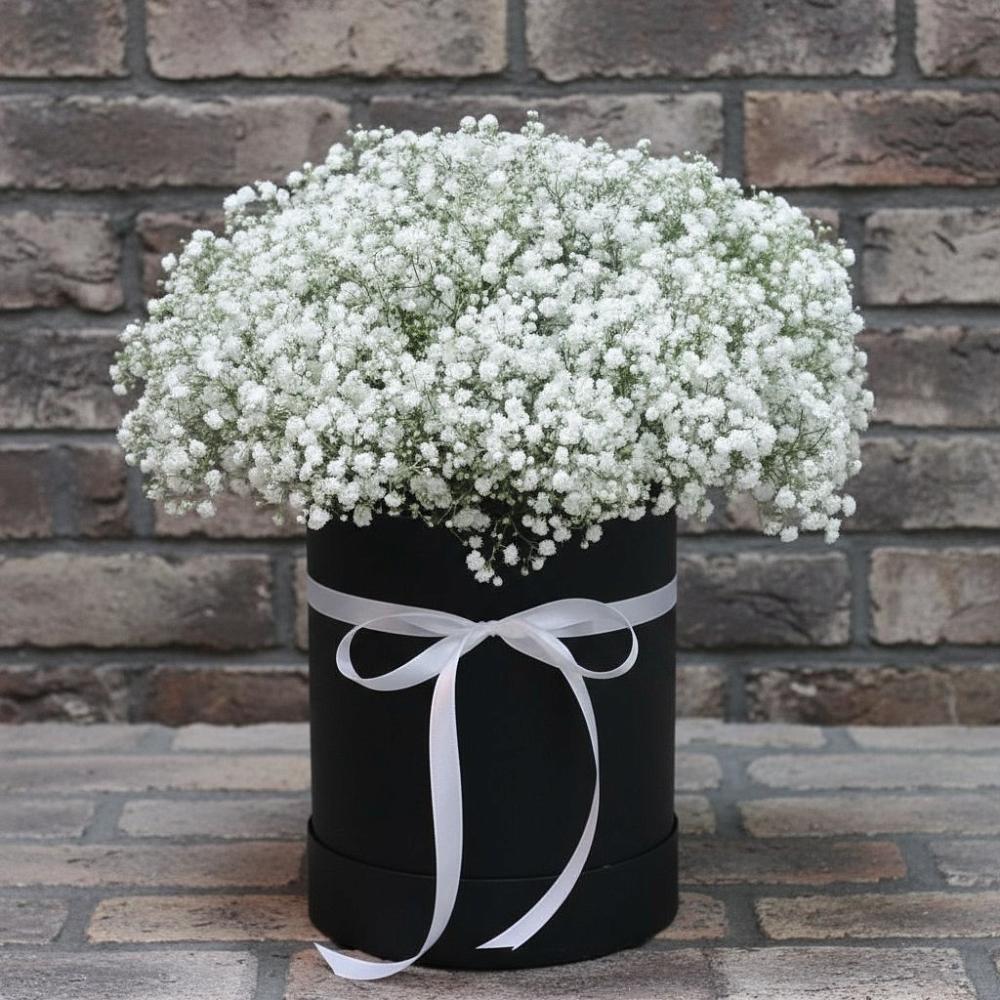 Цветочная композиция из Гипсофила в шляпной коробке в Шеметово Сергиево-Посадского района