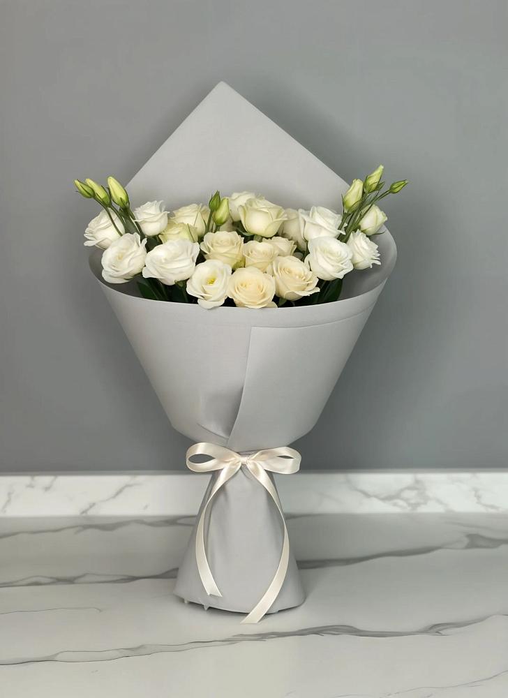 Букет цветов из: Розы и Лизиантусы в Шеметово Сергиево-Посадского района