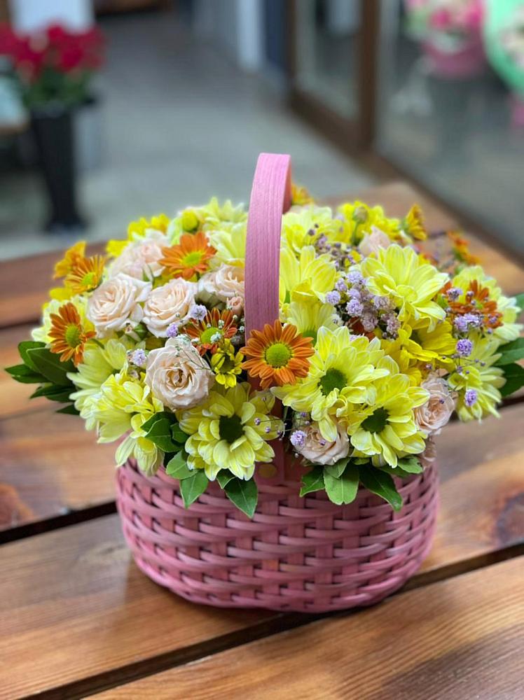 Цветочная композиция из Хризантемы и Розы в корзине в Шеметово Сергиево-Посадского района